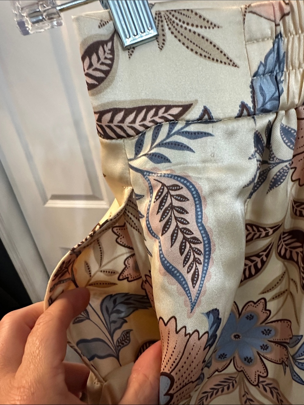 NWT satin pants - Picture 5 of 14